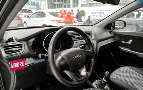 KIA Rio III рестайлинг, 2013 год, 810 000 рублей, 20 фотография