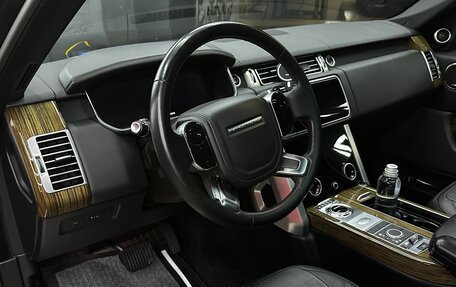 Land Rover Range Rover IV рестайлинг, 2018 год, 5 500 000 рублей, 14 фотография