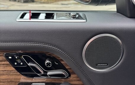 Land Rover Range Rover IV рестайлинг, 2018 год, 5 500 000 рублей, 26 фотография