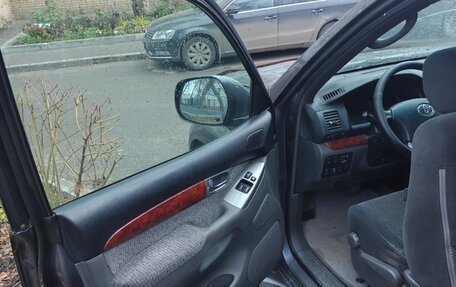 Toyota Land Cruiser Prado 120 рестайлинг, 2004 год, 2 500 000 рублей, 30 фотография