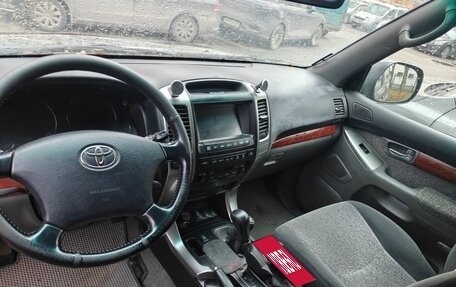 Toyota Land Cruiser Prado 120 рестайлинг, 2004 год, 2 500 000 рублей, 21 фотография