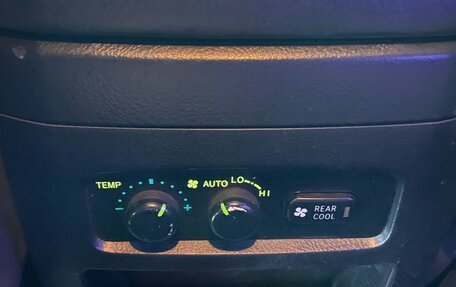 Toyota Land Cruiser Prado 120 рестайлинг, 2006 год, 2 350 000 рублей, 15 фотография