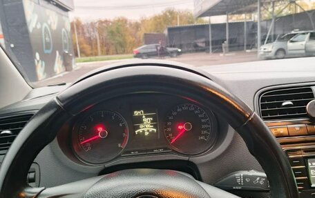 Volkswagen Polo VI (EU Market), 2017 год, 900 000 рублей, 2 фотография