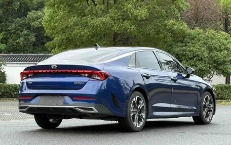 KIA K5, 2021 год, 1 810 000 рублей, 3 фотография