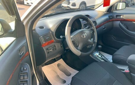 Toyota Avensis III рестайлинг, 2004 год, 849 999 рублей, 10 фотография