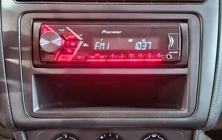 Volkswagen Polo VI (EU Market), 2017 год, 955 000 рублей, 13 фотография