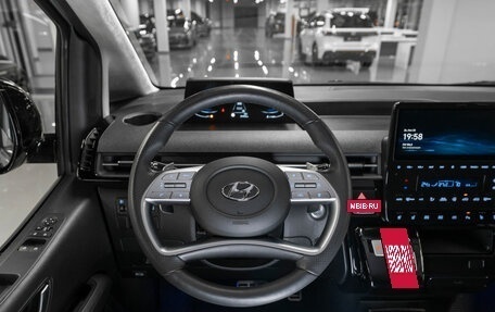 Hyundai Staria, 2023 год, 5 050 000 рублей, 10 фотография