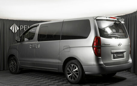 Hyundai Grand Starex Grand Starex I рестайлинг 2, 2019 год, 4 400 000 рублей, 4 фотография