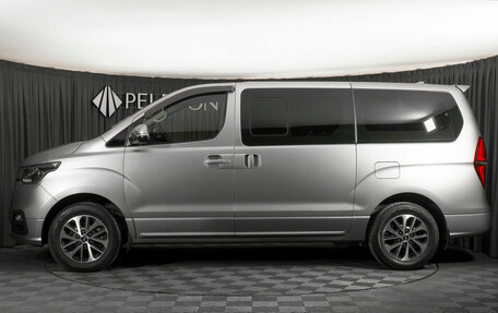 Hyundai Grand Starex Grand Starex I рестайлинг 2, 2019 год, 4 400 000 рублей, 7 фотография