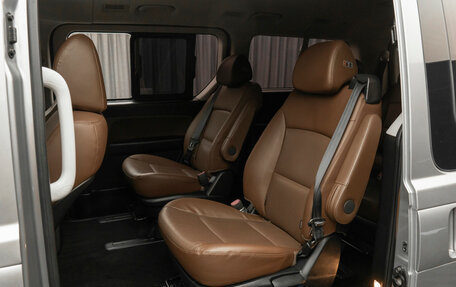 Hyundai Grand Starex Grand Starex I рестайлинг 2, 2019 год, 4 400 000 рублей, 14 фотография