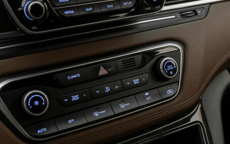 Hyundai Grand Starex Grand Starex I рестайлинг 2, 2019 год, 4 400 000 рублей, 23 фотография