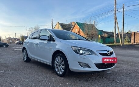 Opel Astra J, 2011 год, 620 000 рублей, 2 фотография