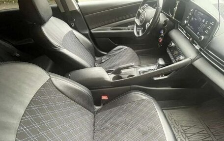 Hyundai Elantra, 2021 год, 2 100 000 рублей, 3 фотография