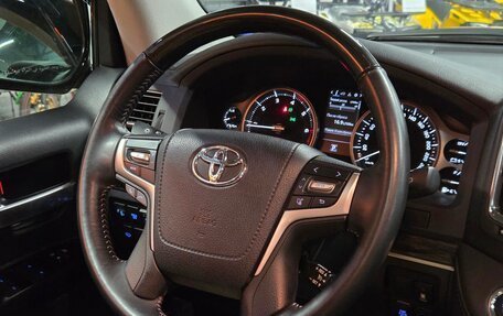 Toyota Land Cruiser 200, 2021 год, 9 799 000 рублей, 7 фотография