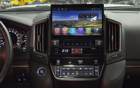 Toyota Land Cruiser 200, 2021 год, 9 799 000 рублей, 8 фотография