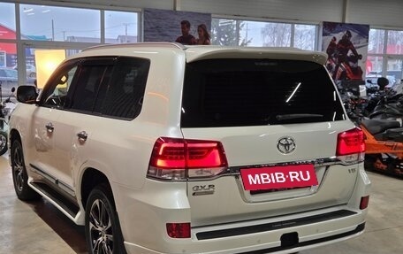 Toyota Land Cruiser 200, 2021 год, 9 799 000 рублей, 21 фотография