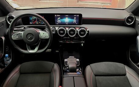 Mercedes-Benz A-Класс, 2019 год, 2 555 000 рублей, 3 фотография