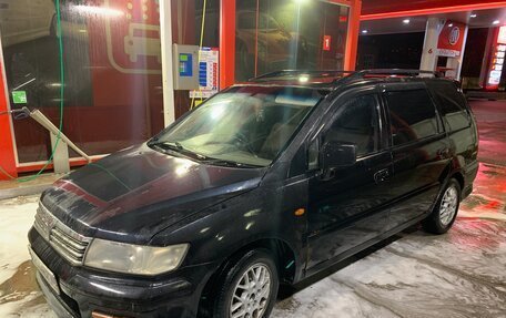 Mitsubishi Space Wagon III, 2000 год, 250 000 рублей, 2 фотография