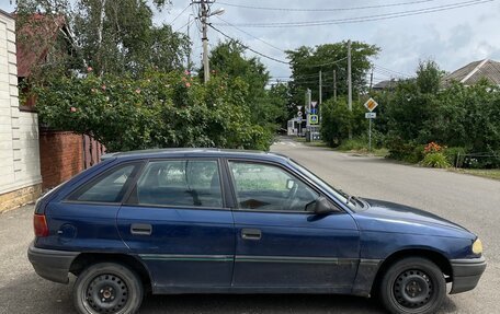 Opel Astra F, 1993 год, 70 000 рублей, 3 фотография