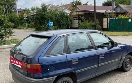 Opel Astra F, 1993 год, 70 000 рублей, 4 фотография