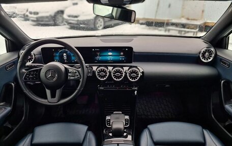 Mercedes-Benz A-Класс, 2019 год, 2 400 000 рублей, 9 фотография