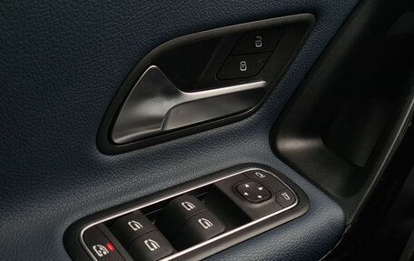 Mercedes-Benz A-Класс, 2019 год, 2 400 000 рублей, 16 фотография