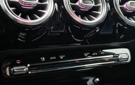 Mercedes-Benz A-Класс, 2019 год, 2 400 000 рублей, 19 фотография