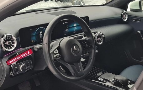 Mercedes-Benz A-Класс, 2019 год, 2 400 000 рублей, 15 фотография