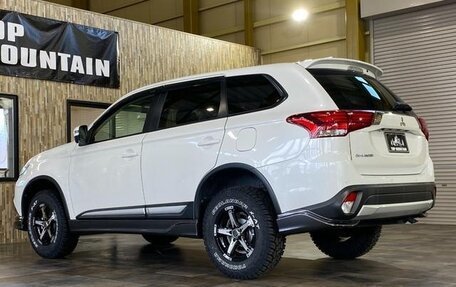 Mitsubishi Outlander III рестайлинг 3, 2019 год, 1 950 003 рублей, 5 фотография