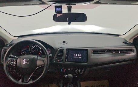 Honda Vezel, 2020 год, 1 300 000 рублей, 6 фотография