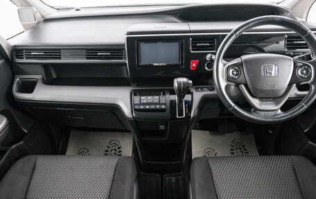 Honda Stepwgn IV, 2015 год, 1 899 000 рублей, 11 фотография