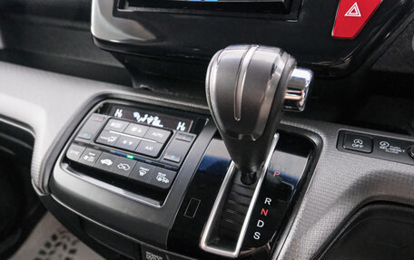 Honda Stepwgn IV, 2015 год, 1 899 000 рублей, 16 фотография