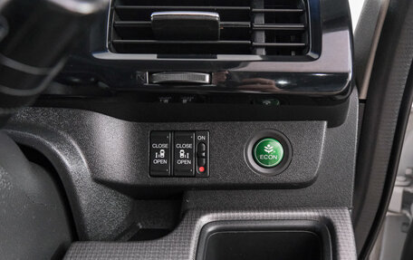 Honda Stepwgn IV, 2015 год, 1 899 000 рублей, 19 фотография