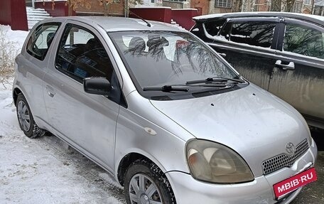 Toyota Yaris I рестайлинг, 2001 год, 400 000 рублей, 2 фотография