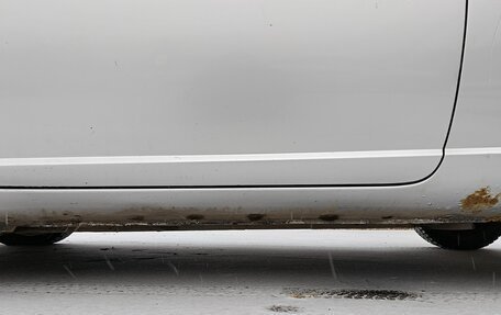 Toyota Yaris I рестайлинг, 2001 год, 400 000 рублей, 14 фотография