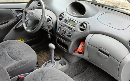 Toyota Yaris I рестайлинг, 2001 год, 400 000 рублей, 11 фотография