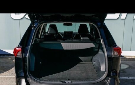 Toyota RAV4, 2021 год, 3 000 000 рублей, 5 фотография