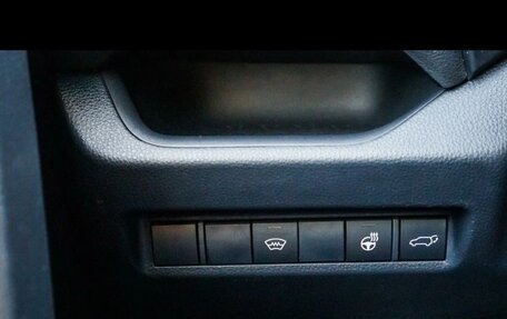 Toyota RAV4, 2021 год, 3 000 000 рублей, 12 фотография