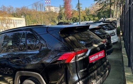 Toyota RAV4, 2021 год, 3 000 000 рублей, 3 фотография