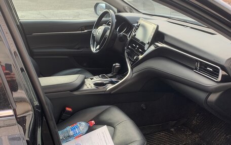 Toyota Camry, 2021 год, 3 230 000 рублей, 2 фотография