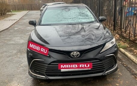 Toyota Camry, 2021 год, 3 230 000 рублей, 6 фотография