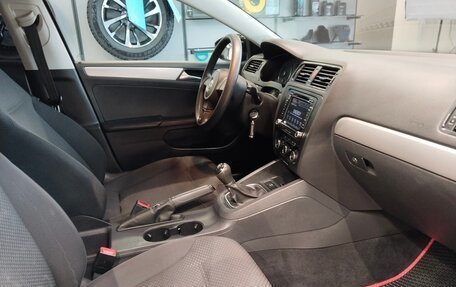 Volkswagen Jetta VI, 2012 год, 869 000 рублей, 8 фотография