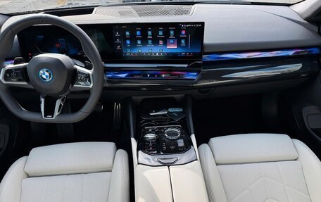 BMW 5 серия, 2025 год, 5 690 032 рублей, 16 фотография