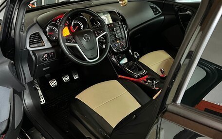 Opel Astra J, 2013 год, 1 050 000 рублей, 2 фотография