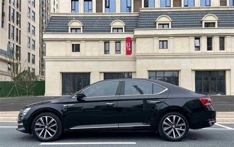 Skoda Superb III рестайлинг, 2021 год, 2 450 000 рублей, 4 фотография