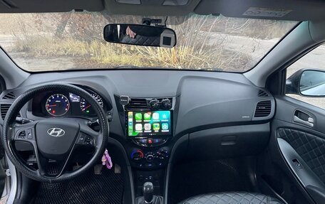 Hyundai Solaris II рестайлинг, 2015 год, 780 000 рублей, 9 фотография