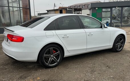 Audi A4, 2012 год, 1 300 000 рублей, 4 фотография