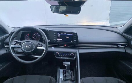 Hyundai Elantra, 2021 год, 2 200 000 рублей, 12 фотография