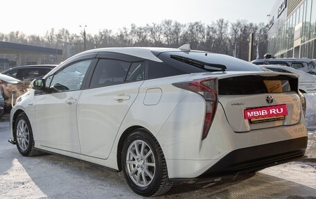 Toyota Prius IV XW50, 2016 год, 1 495 000 рублей, 9 фотография