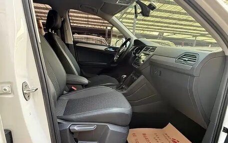 Volkswagen Tiguan II, 2021 год, 1 890 000 рублей, 8 фотография